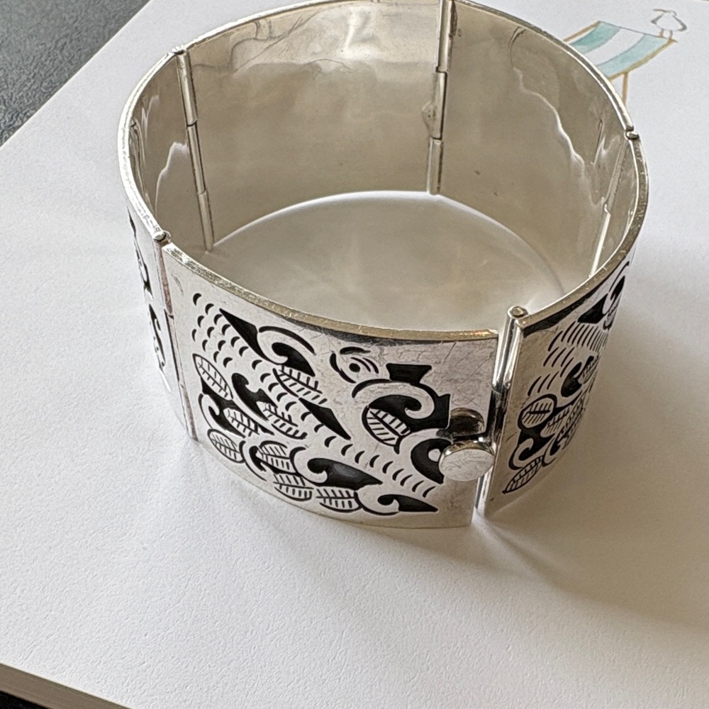 Silver Patterned Bracelet - Picture 3 of 9